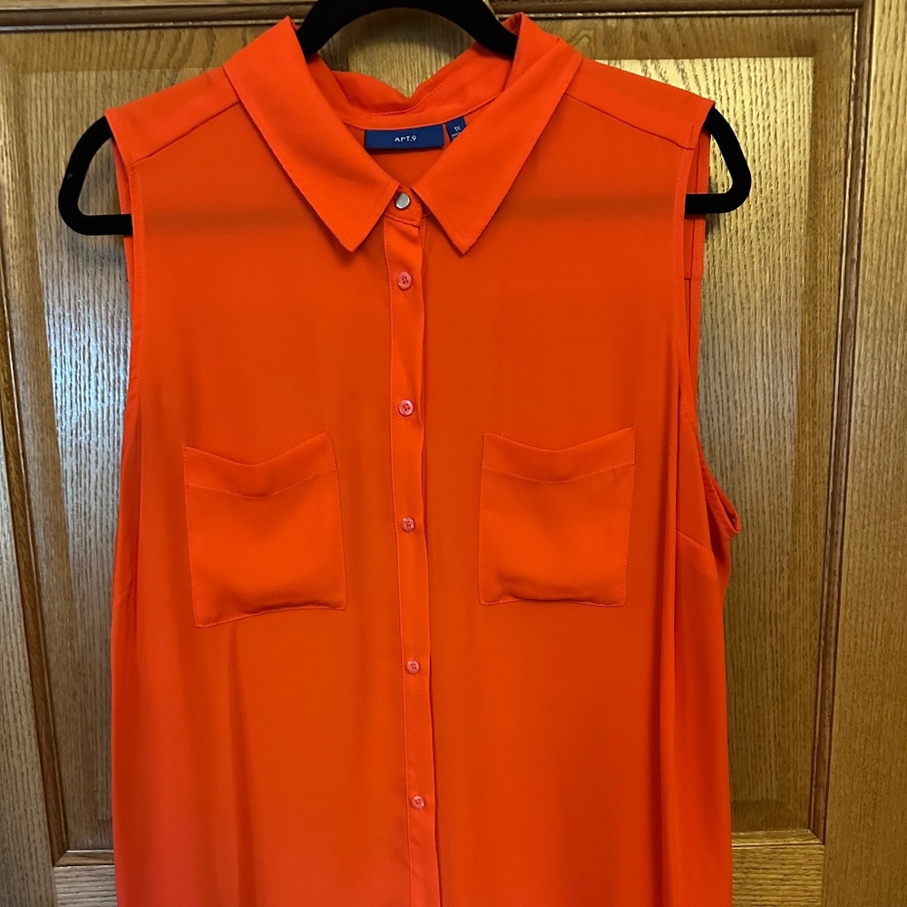 APT. 9, Sleeveless, Button down Orange Tunic Blouse with 2 Pockets.  Size 1X.
